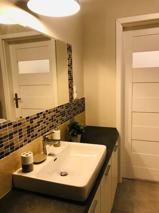 Bird House Apartment In The City Center Краків Екстер'єр фото